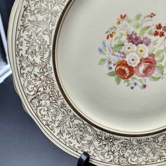 Fine Earthernware by Grindley Cream Petal Dinner Plate - Picture 5 of 11